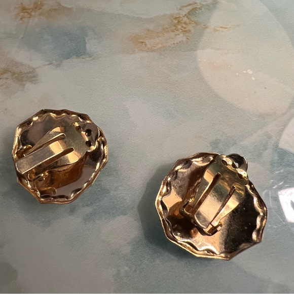 Vintage 90s Green Swirl Earrings - Picture 3 of 4